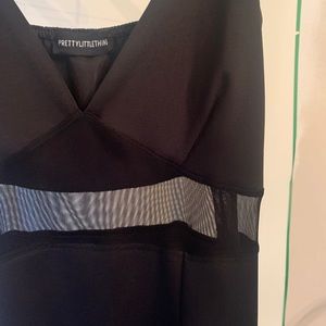 black dress size medium can fit large